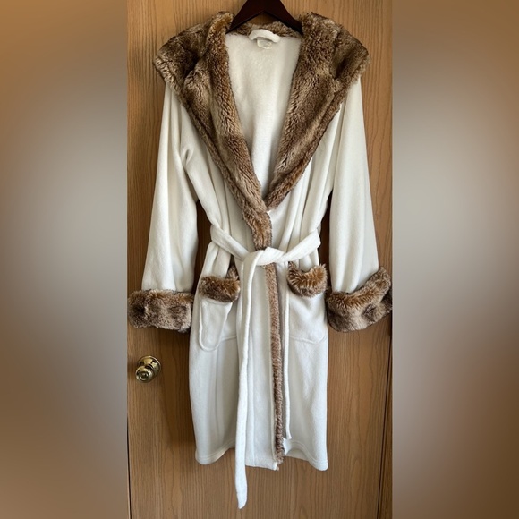 Pottery Barn | Women’s SZ M | Ivory Brown Faux Fur Trim Hooded Robe Monogram KS - Picture 1 of 13